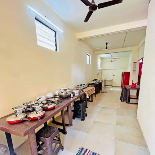 ladies hostel in kaloor